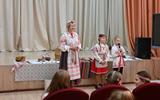 Вялікдзень шчыруе – кулічом ды яйком частуе