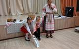 Вялікдзень шчыруе – кулічом ды яйком частуе