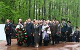 Церемония возложения цветов и корзин у мемориального комплекса в честь воинов-освободителей