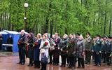 Церемония возложения цветов и корзин у мемориального комплекса в честь воинов-освободителей